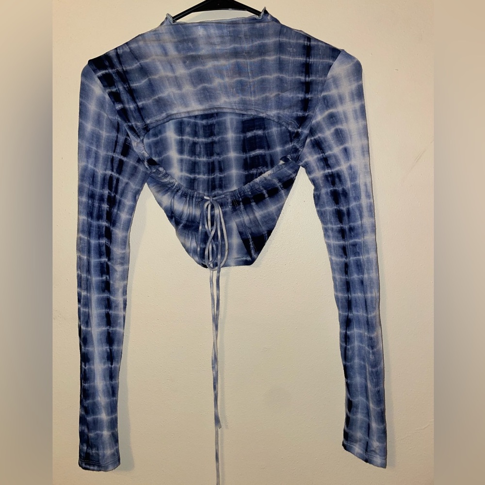 Long Sleeve Tie Dye Crop Top | Princess Polly size:4 - Picture 3 of 4